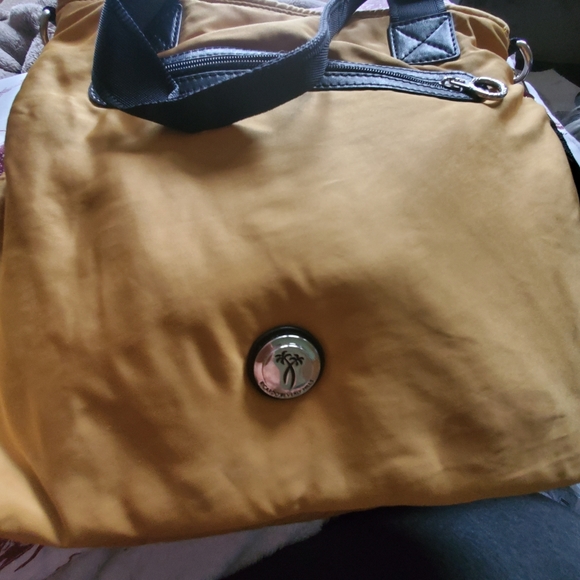 Unique big yellow crossbody bag by Ricardo Beverly hills - Picture 2 of 2